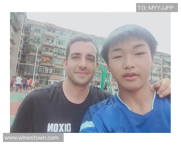 与足球明星的合拍之旅:探索他们背后的故事与梦想 与足球明星的合拍之旅:探索他们背后的故事与梦想