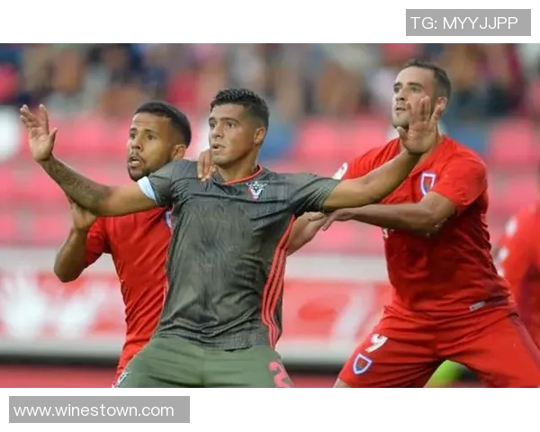 西安足球队在大师赛积分榜上以84分稳居第一名展现强劲实力 西安足球队在大师赛积分榜上以84分稳居第一名展现强劲实力