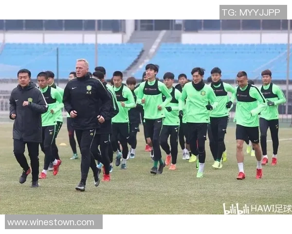 广州足球队耐力揭秘:从训练到比赛的全方位探索与分析 广州足球队耐力揭秘:从训练到比赛的全方位探索与分析