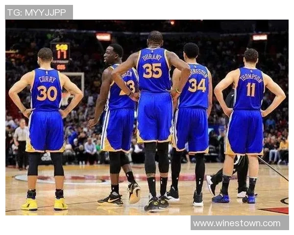 重庆篮球队整体压制打法深度分析与战术解读 重庆篮球队整体压制打法深度分析与战术解读