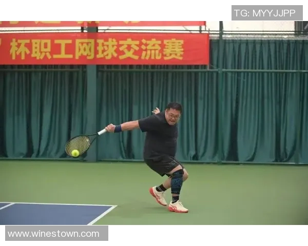 杭州网球队的默契配合揭秘网球巨献背后的团队精神与战术分析